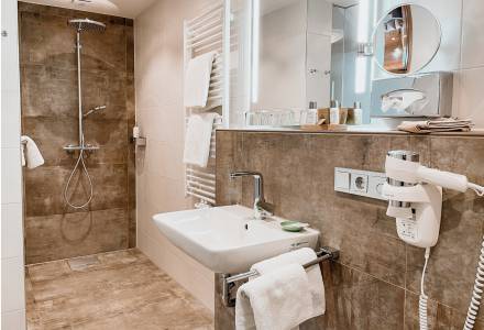 bathroom deggensberger bio hotel 
