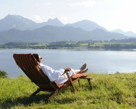 recuperate naturally above the Hopfensee Lake