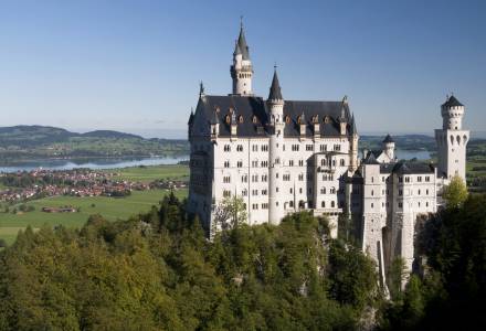 neuschwanstein castle side view