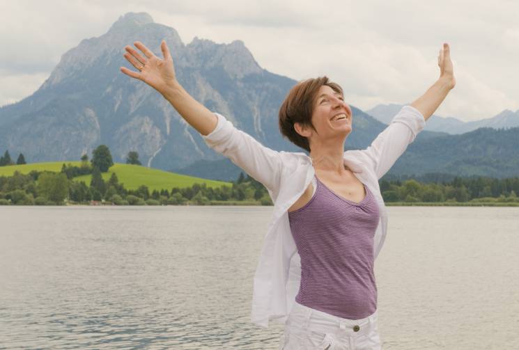 woman happy lake hopfensee