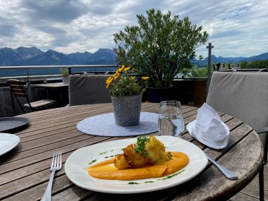 Süßkartoffelpüree mit Blumenkohlsteak, Bild 1/1