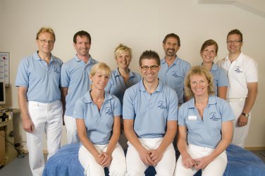 Ein Gruppenfoto des Therapie-Teams im 5 Sterne Medical Wellness Stars Biohotel Eggensberger